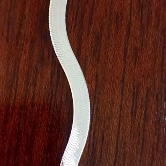 - NEW 925 Sterling Silver Herringbone Snake Necklace - Picture 3 of 10